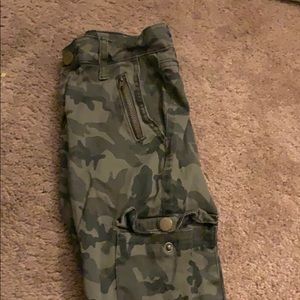 Camouflage jeans💚